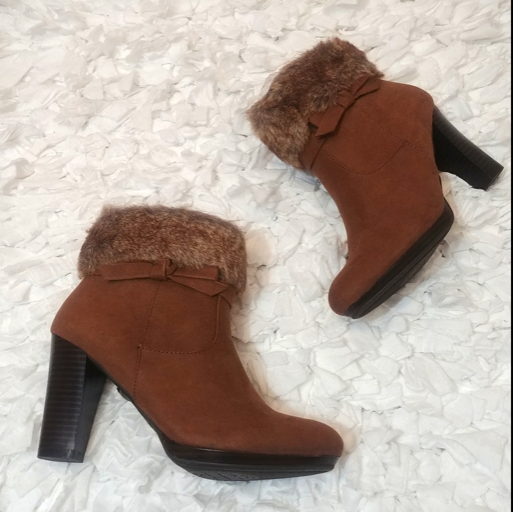 Dana Buchman Booties with Faux Fur - Picture 1 of 7